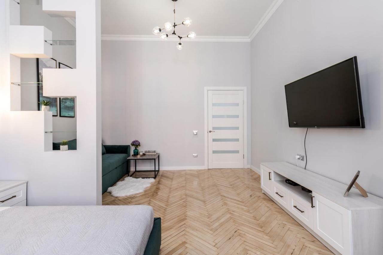 Modern Apartment Lviv Exterior photo