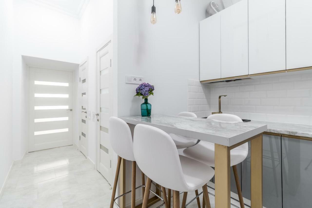 Modern Apartment Lviv Exterior photo